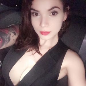 Meet your Posher, Amalia